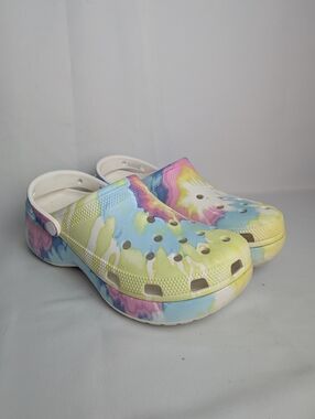 CROCS Women's Classic Platform Tie-Dye Graphic Clog Size 10 Waterproof